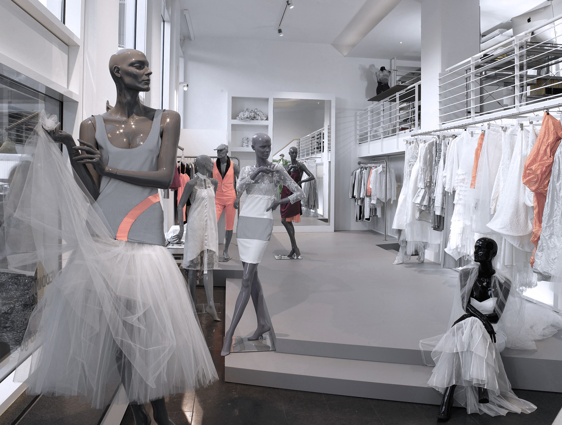 Showroom Berlin – Outfits von KASKA HASS Contemporary Couture sind Unikate