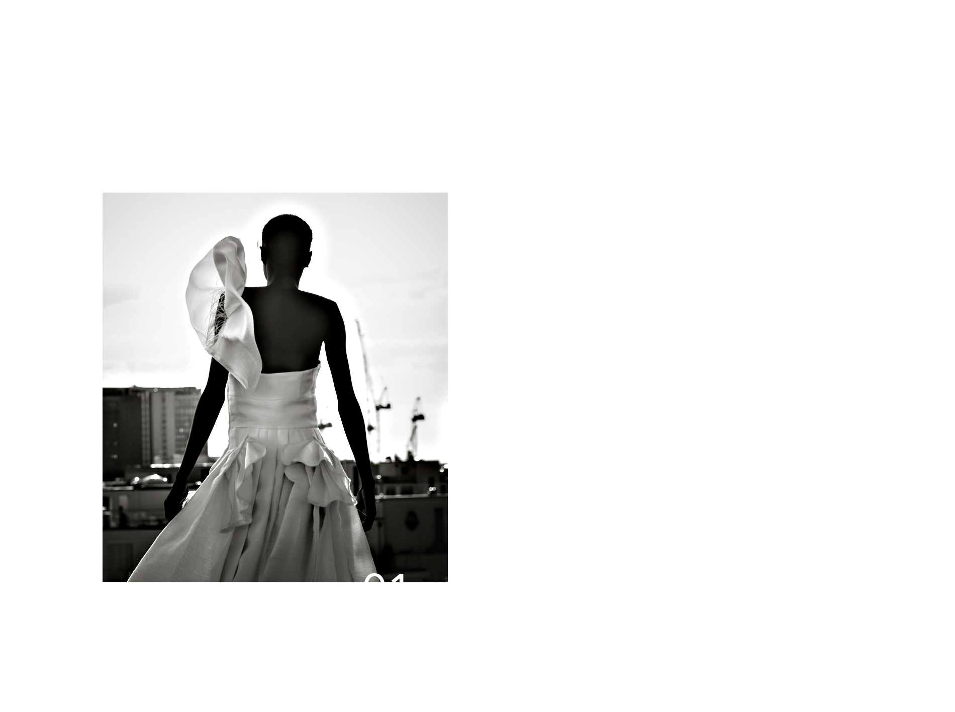 Couture Hochzeitskleid aus Seidenbast für die Wellenbraut mit purer Sinnlichkeit  